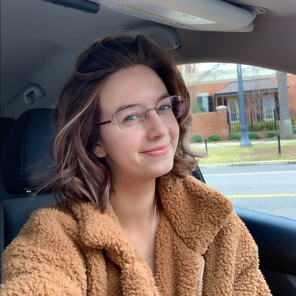 Meet your Posher, Caitlin